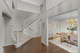 From the entry to the dining room