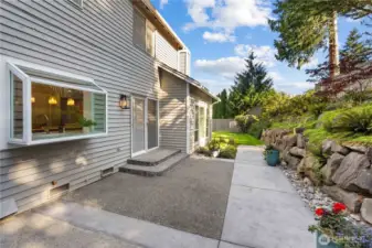 A look to the large side yard