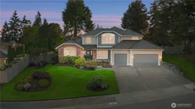 Welcome home to this incredible Barcley Place home!