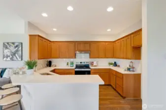 Breakfast  bar for additional seating