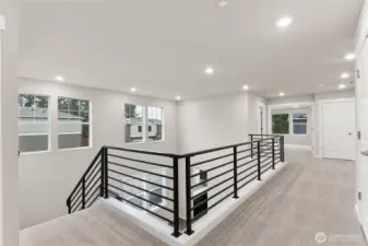 Open and airy landing on 2nd floor ~