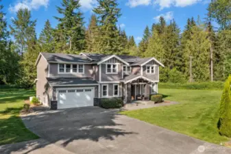 Immaculate 2,965 SF, 4BD, 3BA house, built in 2017