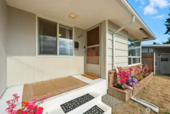 Home Sweet Home with Sound Views!