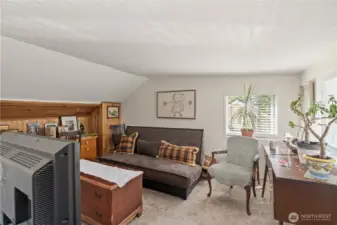 2nd room upstairs