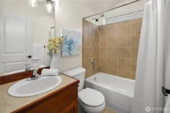 En suite bath for second bedroom