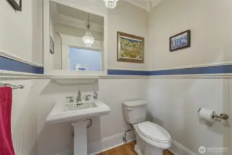 ½ Bathroom / Power Room - Main Floor