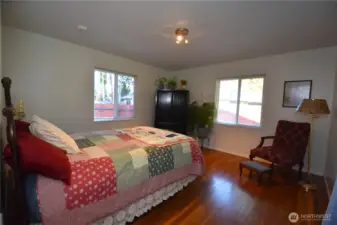 Guest Bedroom/Bedroom #2