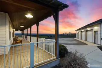 Full wrap-around deck.