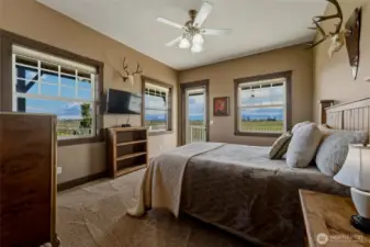 Walk in Closet 2nd Primary