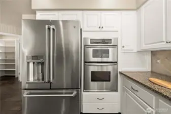 Stainless appliances add modern appeal.
