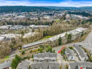 A+ location near 520, Microsoft, shops, restaurants, Marymoor Park—and only 2 blocks to the Sammamish River Trail.