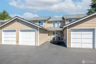 Stable neighborhood: Many long-term homeowners in the community, reflecting pride of ownership and neighborhood consistency.