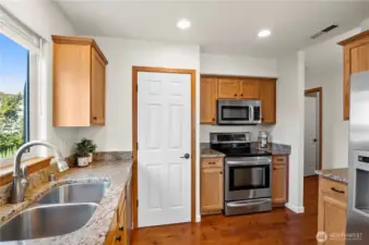 Large, fully updated kitchen with SS appliances.