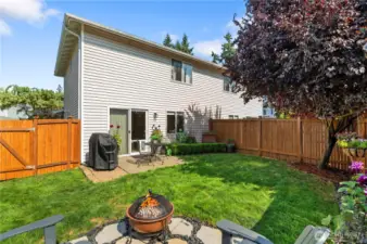 Large, perfectly appointed, fully fenced, backyard.