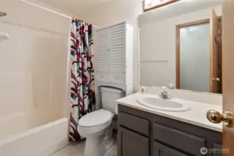 Main full bathroom