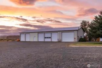 2,955 sq. ft. shop with calving area and vet facility