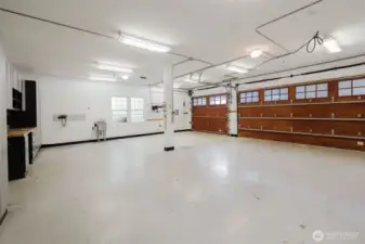 w/Shop Space