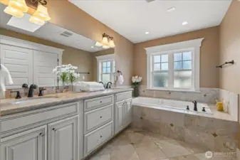 Primary suite tub & shower