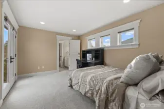 Upstairs 2nd bedroom suite