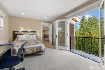 2nd bedroom - balcony