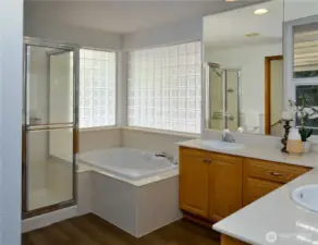 Main 5 piece bath