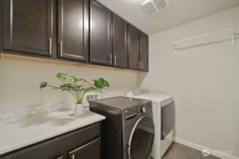 Included washer, dryer — move right in, live well