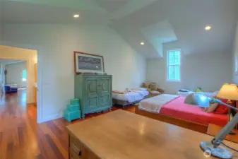 Flexible bedroom space