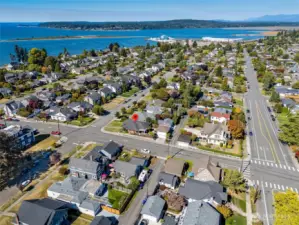 Located in one of Everett’s most sought-after neighborhoods, you’ll love the walkability—just minutes from local shops, parks, and everyday conveniences.