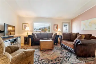 Large, comforatable living room.