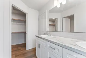 Photo of previously built home. Home may feature additional upgrades not available. Photos/build my vary.