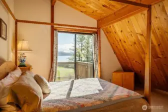 Main bedroom, upper level