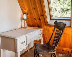 Writing nook, second bedroom, upper level