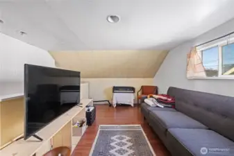 Bonus Room, upstairs