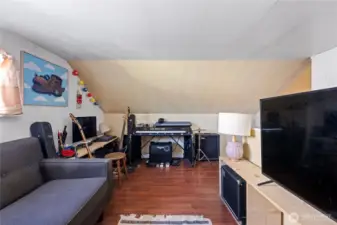 Bonus Room, upstairs