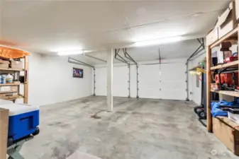 Four garage spaces, each unit has two spaces.