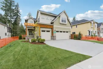 The 4050 floorplan is 4 bdm PLUS den& Bonus