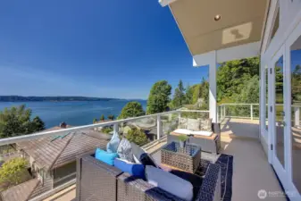 wrap around deck to capture the endless views of the Pudget Sound and Olympics!