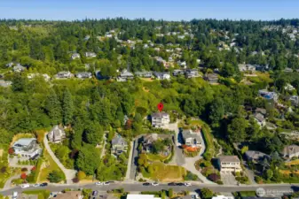Perched high and proud!  Total privacy with endless 180+ degree views.