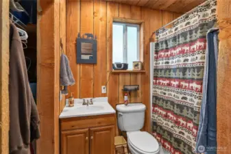 Full bath in the Main cabin!