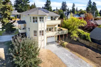 Discover the tranquility of Broadview at 111 NW 125th St, a true Seattle retreat.