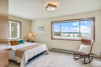 Master bedroom ensuite complete with walk-in closet