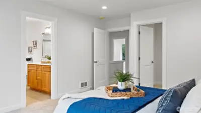 3/4 en-suite bath and closet space