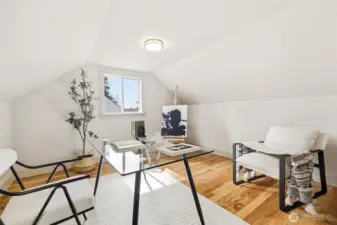 Perfect for guests, work-from-home, or creative use