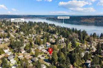 Close to Lake Washington and Burke Gilman Trail