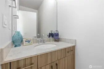 Guest bath off entry.