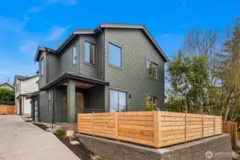 New home in Kirkland with partial lake views.Close to parks and minutes to the lake.