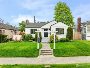 Like New Loyal Heights Duplex.