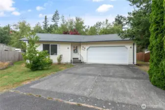 Welcome home! Tucked away in quiet cul-de-sac minutes from Birch Bay & Semiahmoo