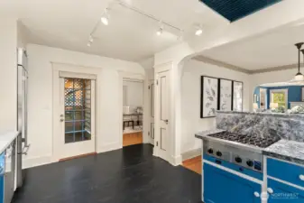 THIS is one of my favorite parts of the home, have a look at the following photo: