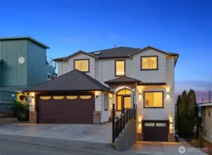 Welcome to 7908 S Lakeridge Dr.  An elegant home with wonderful Lake & Mountain views.